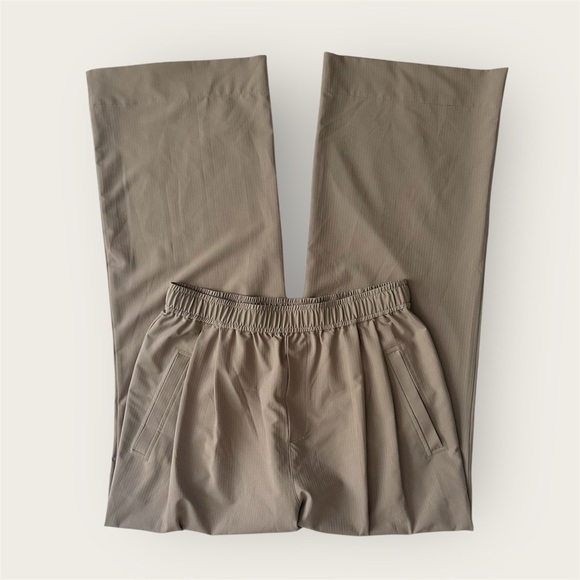 Varley Tacoma Straight Pleat Pant 28" in Cinder - Picture 7 of 8